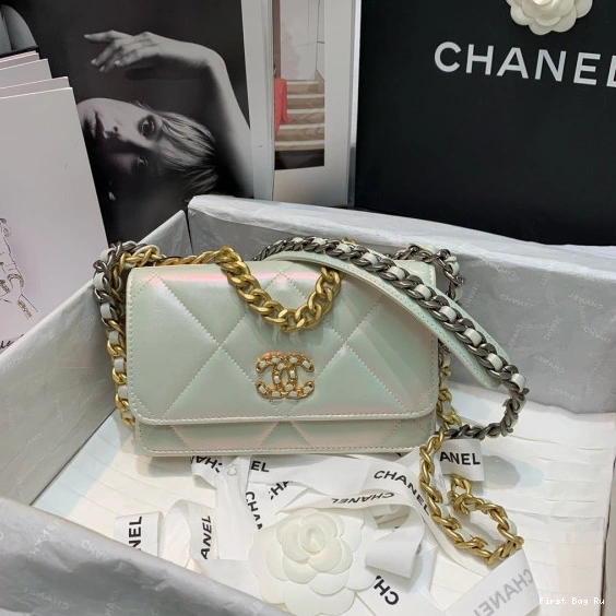 Firstbag Ru CHAIN WALLET CHANEL19 ON 0708